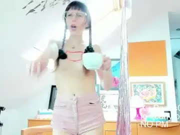 Chaturbate Free Porn Cam of carlypearls