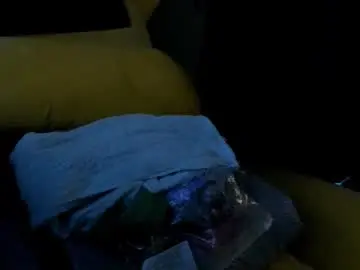 Chaturbate Live Sex Cam of sharlott_smith1