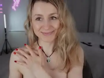 Chaturbate Live Sex Cam of milanacamgirl