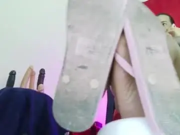 Chaturbate Watch Live Sex Cams of feetbynic37