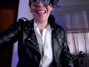 Chaturbate Sex Cam of mia_velvet1