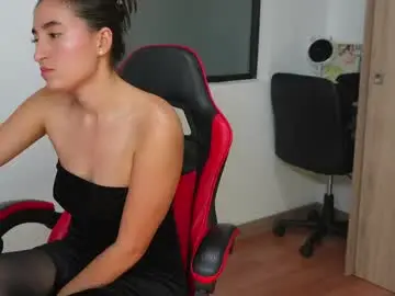 Chaturbate Adult Video Chat of andrea_loaiza2