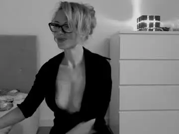 Chaturbate Live Porn of emilyanderson___