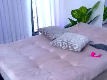 Chaturbate Live Porn of emily_jones3