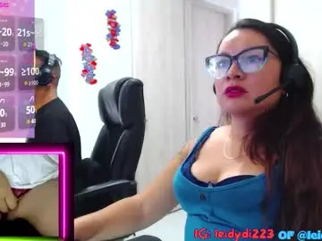 Chaturbate Watch Live Sex Cams of leidycrstnch21