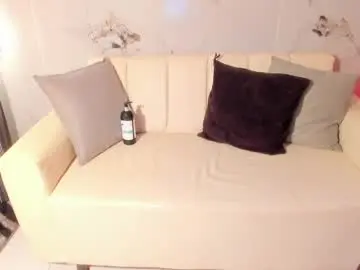 Chaturbate Live Sex Cam of saraapril_1