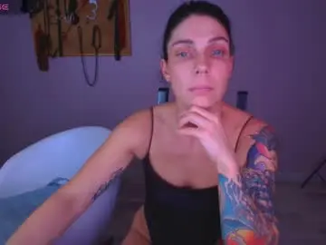 Chaturbate Free Porn Cam of carrie_moonshine