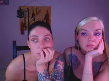 Chaturbate Live Sex Cam of carrie_moonshine