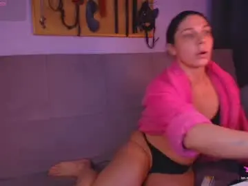 Chaturbate Watch Live Sex Cams of carrie_moonshine