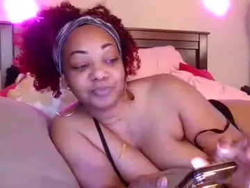 Chaturbate Live Sex Cam of brownroundrenee