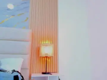 Chaturbate Live Sex Cam of miamalkovaa_