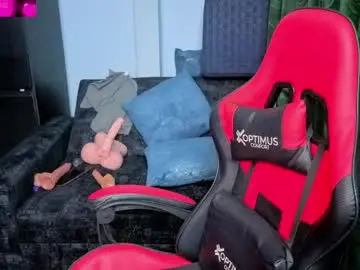 Chaturbate Nude Webcam of charlottee_lovee69