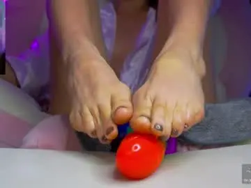 Chaturbate Nude Webcam of skinnygirl019