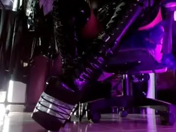 Chaturbate Nude Webcam of mistressdeborahx