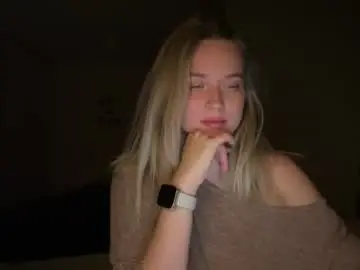 Chaturbate Live Sex of moonlit_kiss_
