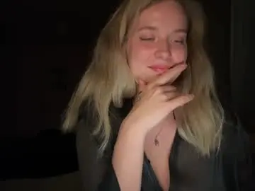 Chaturbate Best live sex cam show of moonlit_kiss_