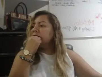 Chaturbate Live Sex Cam of aleja_lollipop