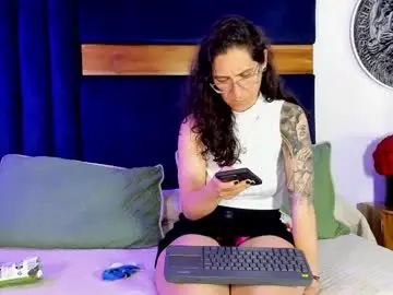 Chaturbate Watch Live Sex Cams of kissingcobank