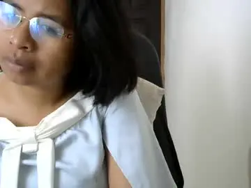 Chaturbate Live Sex Cam of liora_selene