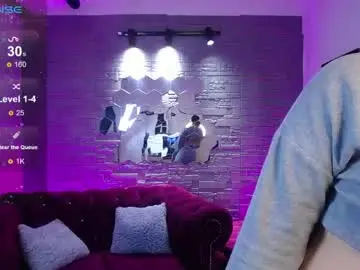 Chaturbate Free Porn Cam of diamondfox_m