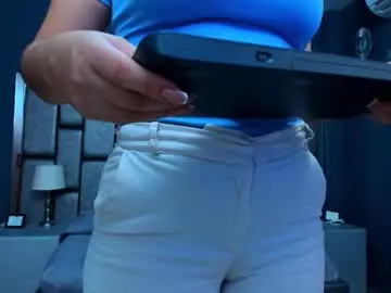 Chaturbate Live Sex Cam of cata_joness
