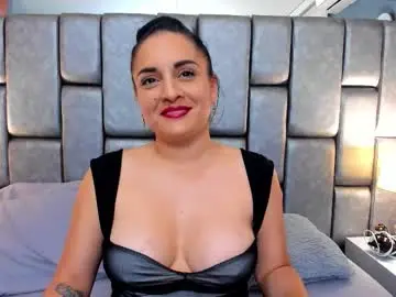 Chaturbate Live Sex Cam of cata_joness