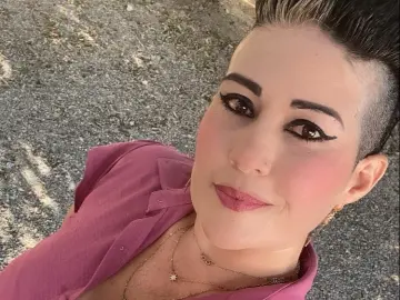 Cherry Adult Webcam of sunnyrayz