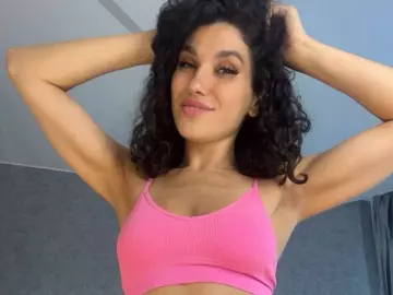 Cherry Watch Live Sex Cams of curlysue