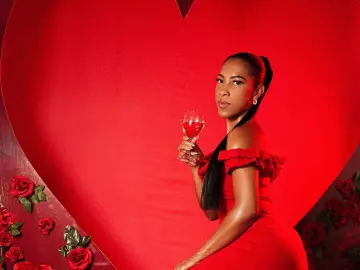 Cherry Nude Webcam of shantallwills