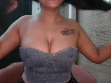 Dscgirls Adult Webcam of Shaynilov