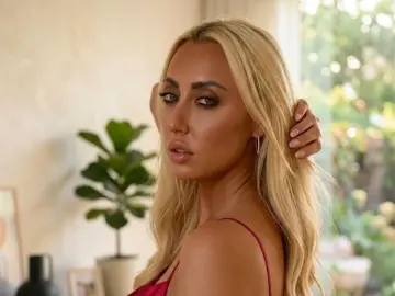 Imlive Best Webcam of AntoniaMoon_