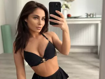Imlive Private Sex Chat of SarahSkye895