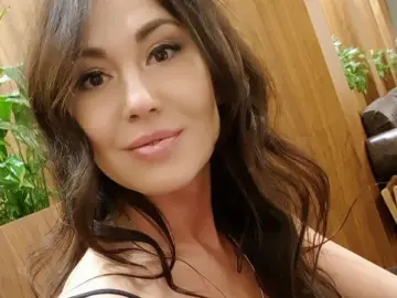 Imlive Live Porn of JulianaGold33