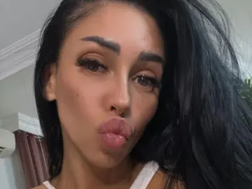 Imlive Adult Webcams of MyaBlakk