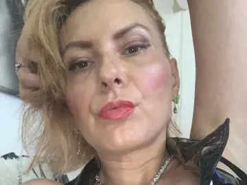 Imlive Live Porn of Evelyn_Queenn