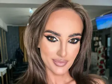 Livejasmin Free Porn Cam of LauraRiccoo