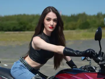 Livejasmin Free Live Porn of AlienaMoore