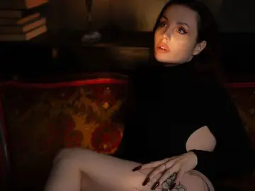 Piercing milf cams