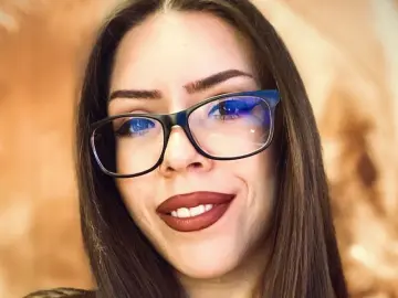 Livejasmin Live Sex of EmaLowee