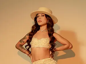 Myfreecams Nude Webcam of ErikaBenzz