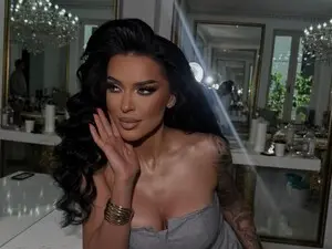 Myfreecams Live Sex of NicoleCrystal