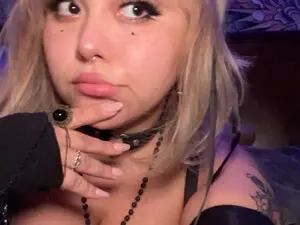 Myfreecams Private Sex Chat of AliceMae_