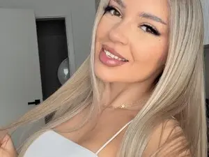 Myfreecams Live Sex Cam of bellalopez