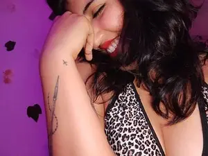 Myfreecams Live Sex Cam of Azaharziiz