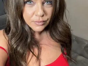 Myfreecams Free Porn Cam of GuiltyPleasur