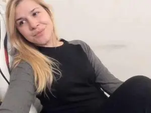 Myfreecams Sex Chat of Newandblonde____