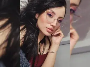 Myfreecams Adult Webcam of h_e_r_a