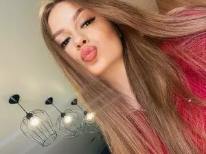 Myfreecams Free Live Porn of Chloe_Shine
