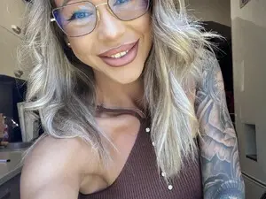 Myfreecams Adult Video Chat of NyrobiNova