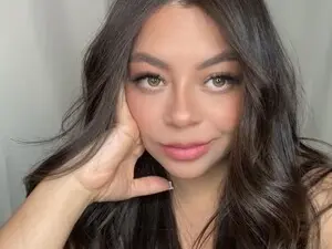 Myfreecams Live Sex Cam of Sarah_boneth